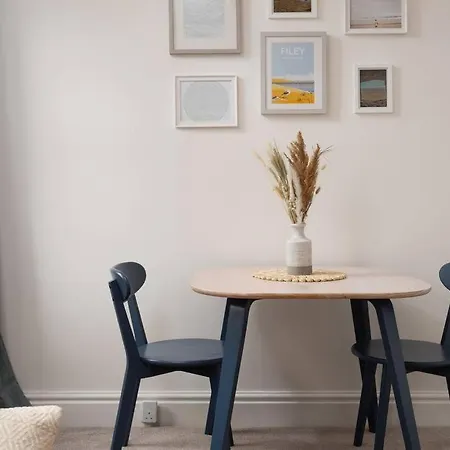 High Tide - Close To Apartment *