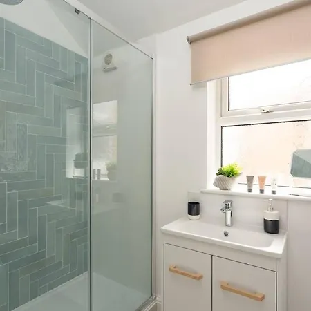 High Tide - Close To Apartment